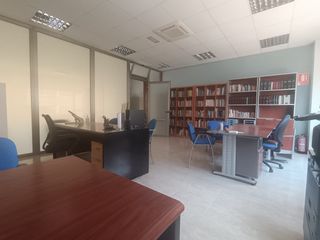 Location Bureau  Avenida de la estación. Oficina