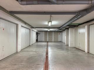 Car parking in Calle Reina Sofia