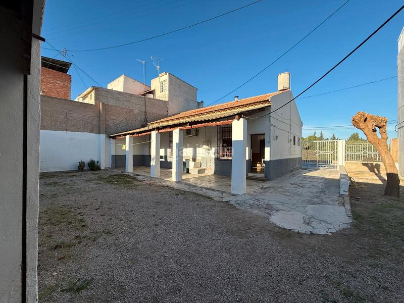 Foto c819accf-6eba-471f-8c67-5dfe626da0b5. Masia amb xemeneia a Churra Murcia