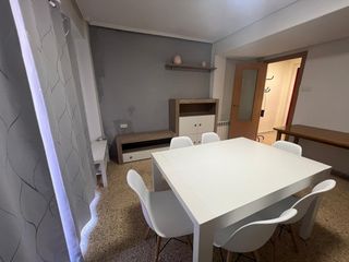 Miete Etagenwohnung  Calle del poeta mas y ros. Estudiantes curso 2026 2027  3 dormitorios. salón comedor con ba