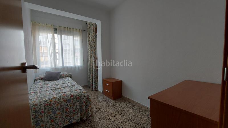 Foto d6ab722a-99cd-4c9b-926d-f95de2db9c41. Piso tu proxima inversión con nosotros te presentamos esta vivienda en la calle santos justo y pastor. tanto si buscas una propiedad p en Valencia