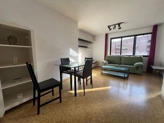Location Appartement  Avenida aragón. Estudiantes curso 2026 2027  piso en la av aragón de 3 habitacio