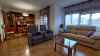 Miete Etagenwohnung  Calle de san vicente mártir. Erasmus para entrar ya o en enero  posibilidad de alquilar hasta