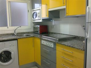Rent Flat  Calle polo y peirolon. !!! estudiantes !!! en excelente estado, cerca de blasco ibañez,