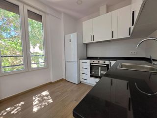 Location Appartement  Calle burguerins. Magnifico piso a estrenar en ciutat vella  estudiantes o nomadas