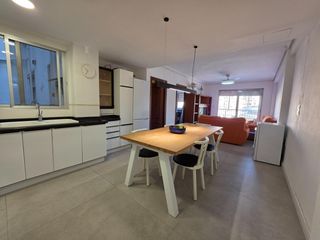 Rent Flat  Calle yecla. Estudiantes o profesionales  curso 206 2027  estancia minima 12