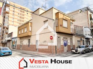 Édifice  Calle espronceda. Edificio para invertir en carolinas bajas