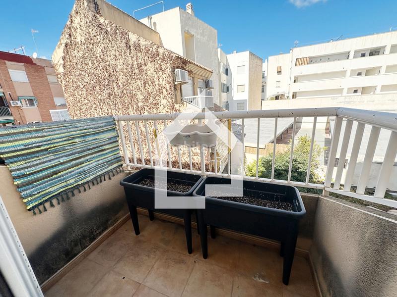 Foto dcf2554c-4d8b-4c1e-99ce-3b855d2be341. Semi detached house with fireplace in Centro Mutxamel