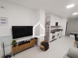 Miete Appartement  Carrer san isidro. Loft en zona centro para 11 meses