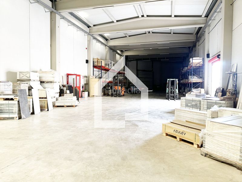 Foto 43578030-dffe-45f7-a174-f38d48843f04. Fabrikhalle in Agost