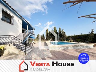 Xalet  Calle r�o guadalquivir. Chaletazo urbano con 7 habitaciones y piscina