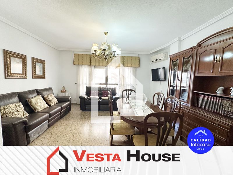 Foto 4cbf83ee-0011-4195-b074-0d8a471e1e4c. Flat in carrer alicante 37 in Centro Sant Vicent del Raspeig