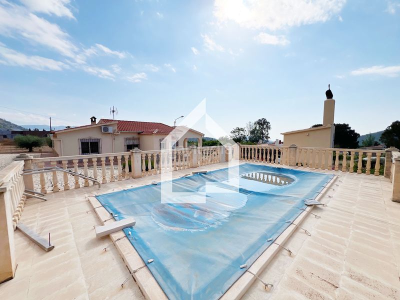 Foto c7ac04ab-0f64-449d-8bbe-6dc12ca64683. Xalet amb xemeneia aparcament piscina a Tibi