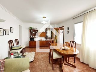 Pis  Avinguda ancha de castelar. Piso amplio con 2 habitaciones, balcón para entrar a vivir