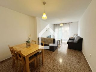 Lloguer Pis  Carrer santiago. Alquiler estudiantes 26/27, 3 hab., 2 baños, con ascensor