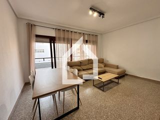Miete Etagenwohnung  Calle pintor picasso. Alquiler estudiantes 26/27, 4 hab, 2 baños, sin ascensor