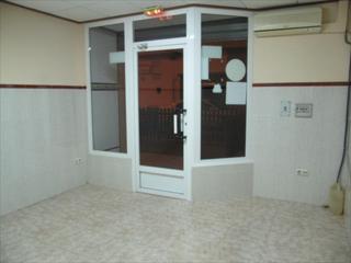 Local commercial à Alquenència - Venècia. Local en la localidad de de alzira valencia. tiene 28 m construi