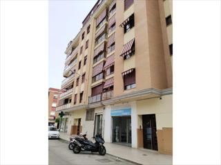 Local Comercial en Alquenència - Venècia. Se vende un amplio y versátil local comercial de 144 m a pie de
