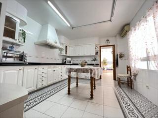 Maison à Caputxins. Gran oportunidad!! casa céntrica con un magnífico patio!!excelen