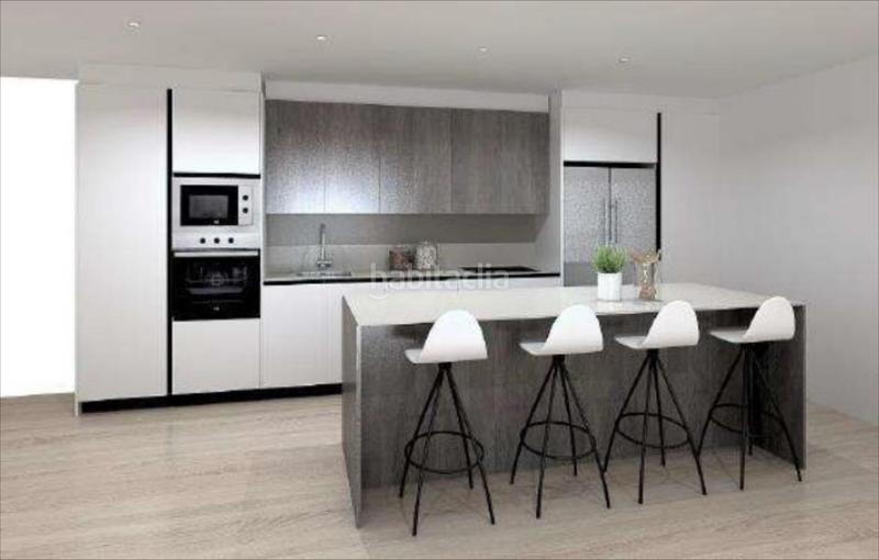 Foto d8269526-bc84-4c47-9b2f-4113d01507a3. Ático sin ninguna comisión de inmobiliaria!!!!se trata de un complejo de cinco plantas con bonitos pisos modernos y con excelentes calid en Alzira