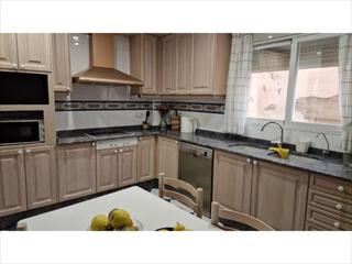 Casa adossada a Alberic. La inmobiliaria garrigues exclusivas le ofrece esta casa de 225
