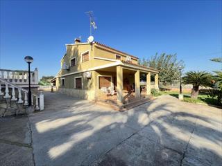 Maison à Urbanitzacions i Pedanies Nord. Oportunidad, excelente y único chalet en el forn de carrascosa!!