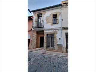 Casa a Alginet. Vivienda de obra inacabada de 186 m construidos en la localidad