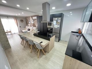 Maison à Albuixarres. Gran oportunidad!!excelente casa muy amplia y completamente refo