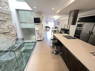 Maison à Albuixarres. Oportunidad, casa totalmente reformada, muy amplia y con garaje!