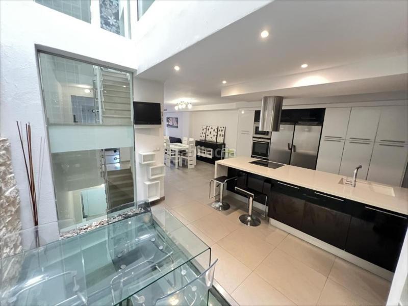 Foto 047c5149-865d-496a-9dec-92b1e1a2d803. Casa oportunidad, casa totalmente reformada, muy amplia y con garaje!!!descubre un espacio pensado para disfrutar cada día en familia, en Alzira