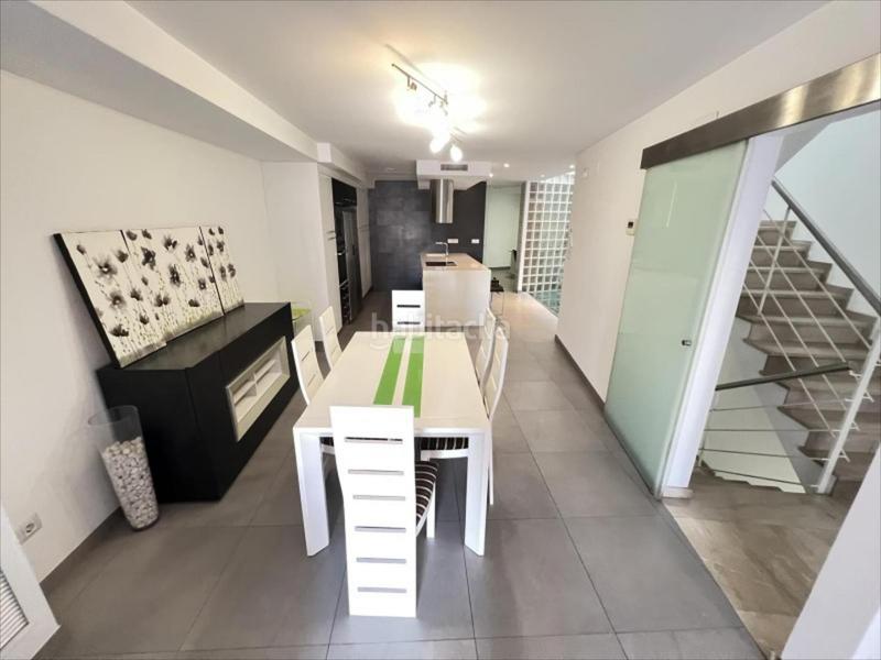 Foto bdeab4cb-22e9-400c-b3e8-a1ab8f2c8ad6. Casa oportunidad, casa totalmente reformada, muy amplia y con garaje!!!descubre un espacio pensado para disfrutar cada día en familia, en Alzira