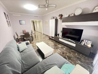 Appartement à Caputxins. Se vende completamente amueblado y con electrodomésticos!!magníf