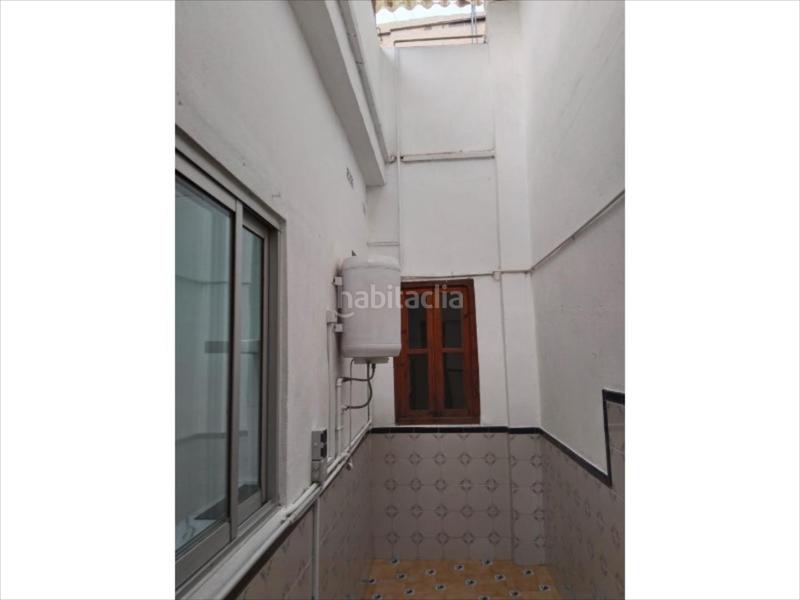 Foto e0d48b8d-526d-49ce-bf51-f94d3f569e6b. Alquiler piso no se admiten mascotas. aquiler mínimo 1 año. contactar por el chat con la descripción del inquilino.si estás interesado ponte en en Alzira