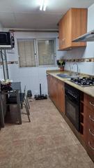 Pis  Roders 14. Piso de 76 m en tercera planta sin ascensor en la localidad de v