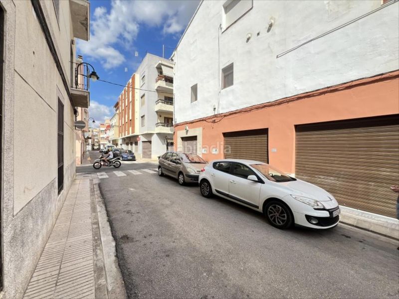 Foto 442fd28e-d547-4dea-823d-78d6dda10298. Aparcament cotxe a Sants Patrons Alzira