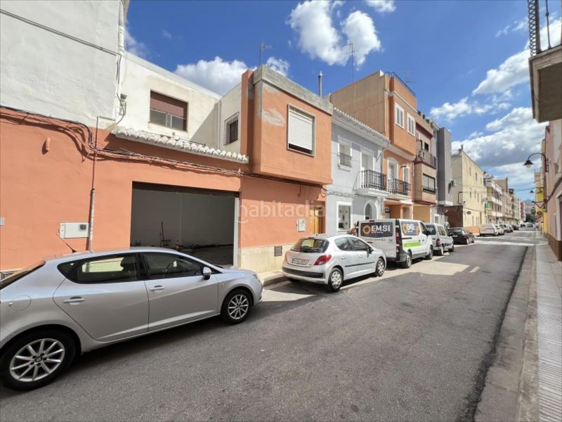 Foto 7bda8f16-c963-444c-bb4b-94d93c2636f8. Aparcament cotxe a Sants Patrons Alzira