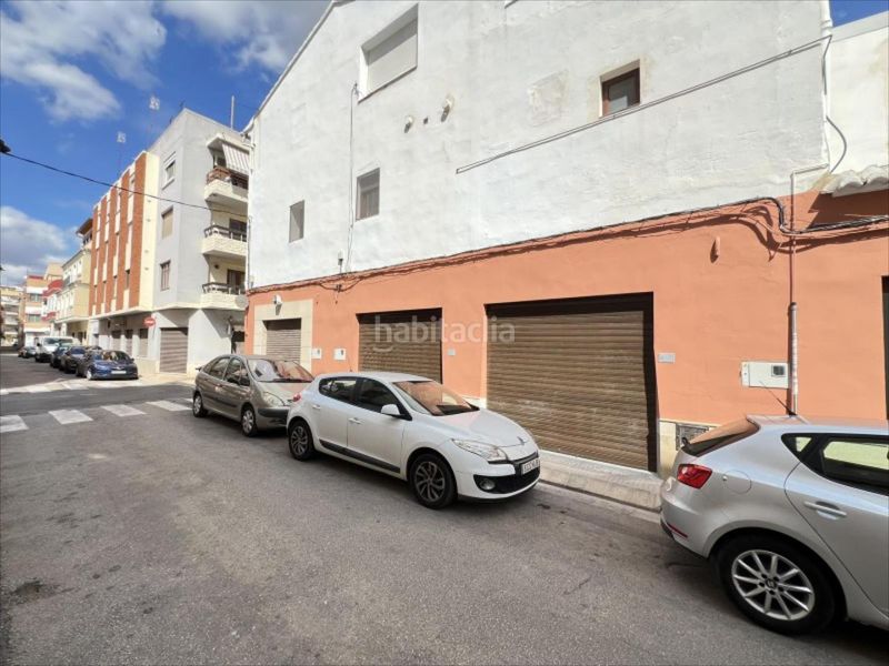Foto ab2fe5bb-7cc9-408c-99f9-690f1f4113d0. Aparcament cotxe a Sants Patrons Alzira