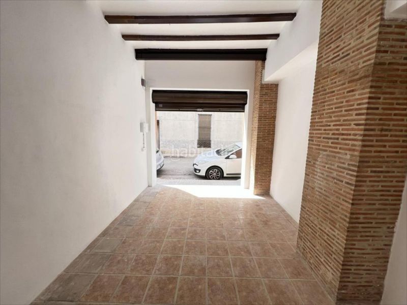 Foto fd39c15b-678c-4e8d-a141-9e30582ed1cf. Aparcament cotxe a Sants Patrons Alzira