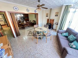 Etagenwohnung in Benicull De Xúquer. Excelente y amplia casa muy completa en benicull del xúquer con