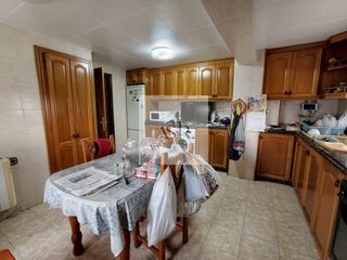 Pis a Pere Crespí. Piso de 3 dormitorios y 1 baño en alzira valencia