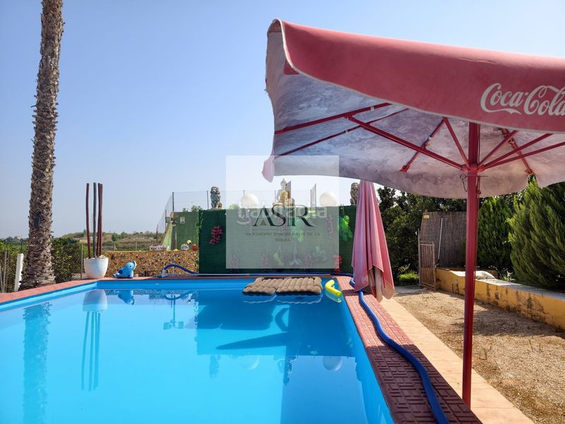 Foto 3decf975-d136-4790-b308-d981256d5308. Casa amb piscina a Manuel