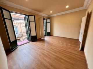 Location Appartement à Carrer de sant josep 62. Pis senyorial per dimensiones i acabats