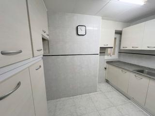 Appartement à Peramàs. En carrer principal amb tots els serveis