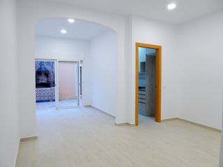 Lloguer Planta baixa  Passatge santa magdalena 10. Baix reformat amb pati