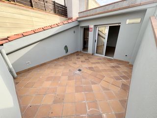 Lloguer Àtic a Carrer floridablanca 76. Àtic amb terrassa i pàrquing a l'havana