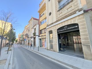 Local Comercial a Muralla de Sant Llorenç 12