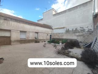 Maison jumelée à Benejúzar. Casa  grande con patio privado en benejuzar