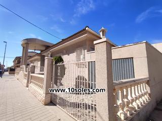 Casa a Redován. Chalet o villa en venta redovan centro