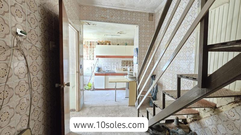 Foto 62b58972-f969-4b7b-8f7d-e51b3d2b66ba. Casa adosada casa en venta , para reformar en Jacarilla