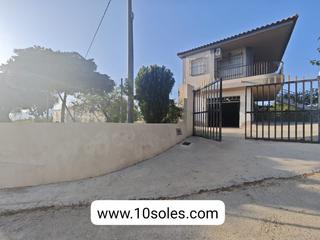 Finca rústica a Desamparados - Hurchillo - Torremendo. Parcela rustica con una pequeña casita y piscina privada en vent